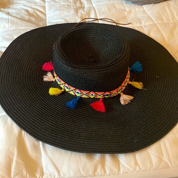 Sun hat! - Picture 2 of 2